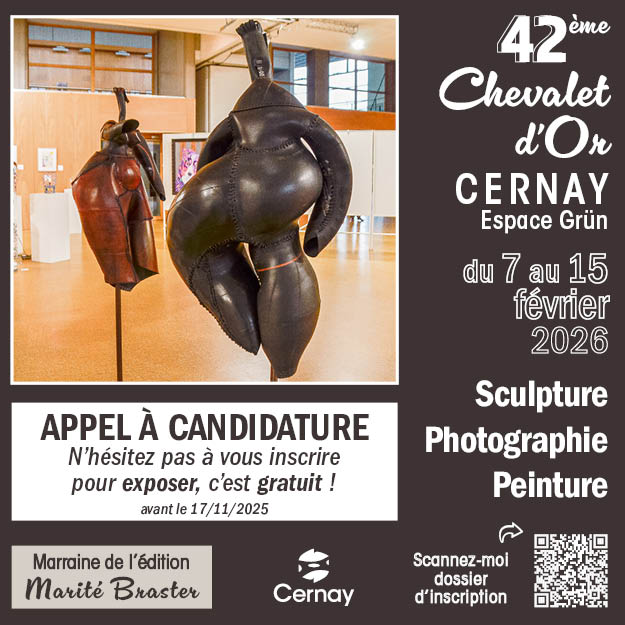 On y voit deux sculpture en chambre à air au forme de femme, oeuvres réalisées par Mme Marité Braster