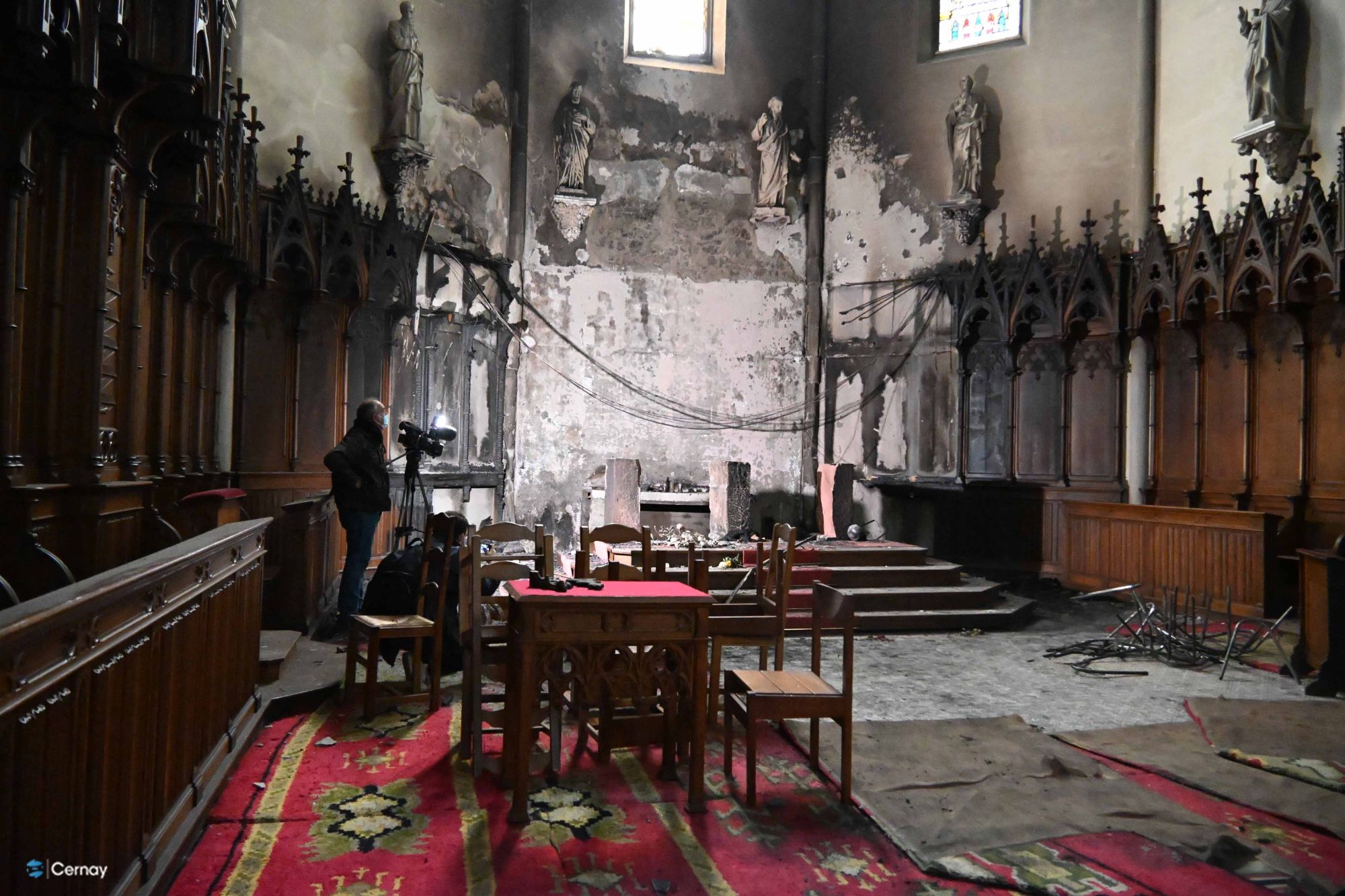 le lancement officiel de la collecte en faveur de la restauration de l’église Saint-Étienne On y voit les dégâts de l'église Saint Etienne de Cernay suite à l'incendie du 20-05-26