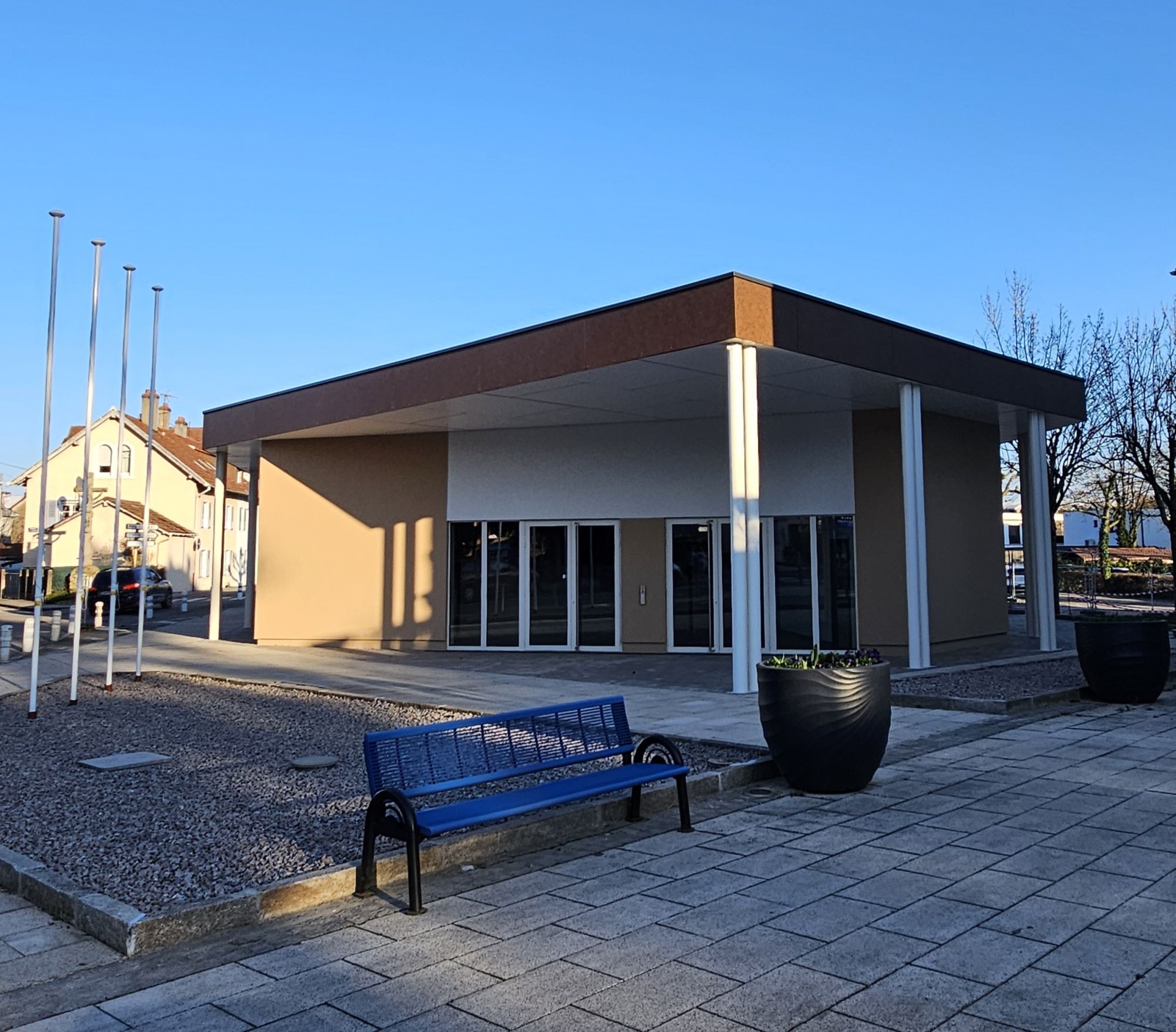 On yvoit la nouvelle salle du CM &agrave; c&ocirc;t&eacute; de la mairie de Cernay - 2026