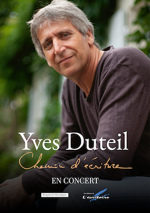On y voit le chanteur Yves Duteil