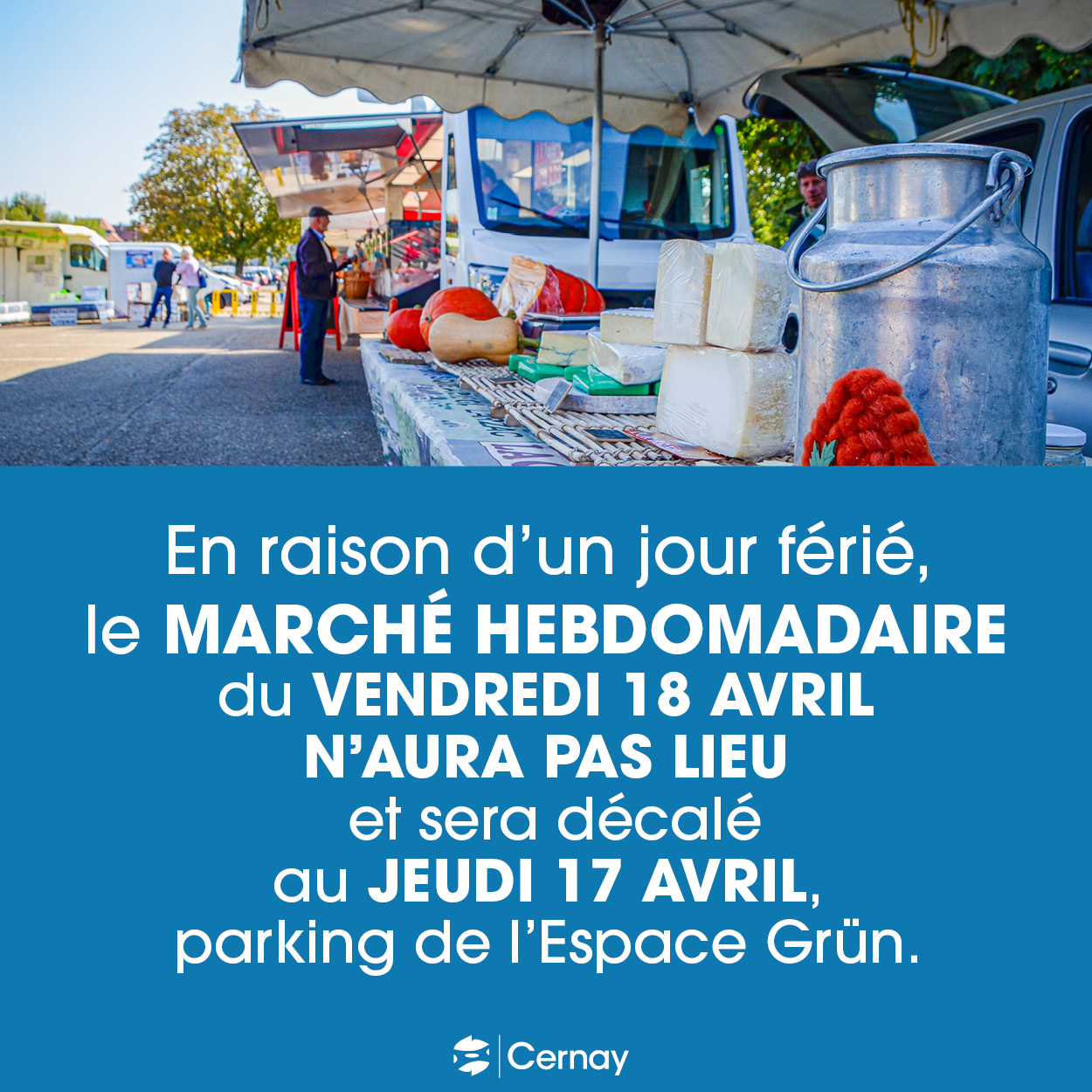 Marché hebdomadaire du vendredi de Cernay, on y voit un stand de fromages et au loin d'autres stands avec des presonnes