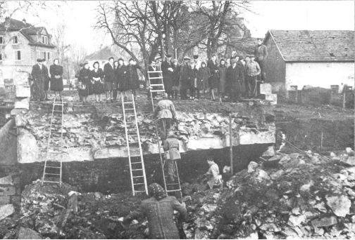 Un pont détruit - 1945